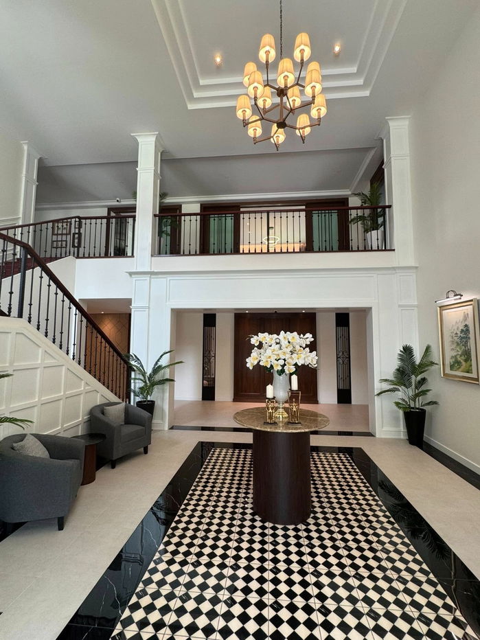 รูป ขายบ้านเดี่ยวสองชั้น มี  4 ห้องนอน  5 ห้องน้ำ  1 ห้องครัว  ที่จอดรถ  3  คัน - รูปที่ 2/24