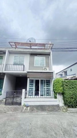 รูป สะพานนนทบุรี ตลาดดวงแก้ว พลาซ่า 500 ม. ให้เช่าทาวน์โฮม 2 ชั้น หลังริม! เฟอร์ฯครบ 3 นอน 2 น้ำ รร.นวมินทราชินูทิศ หอวัง 1.2 กม. - รูปที่ 2/8