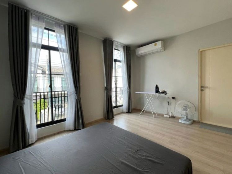 รูป ให้เช่า ทาวน์โฮมสไตล์โมเดิร์น Villaggio 3 ศรีนครินทร์–บางนา ใกล้ Mega Bangna - รูปที่ 8/13