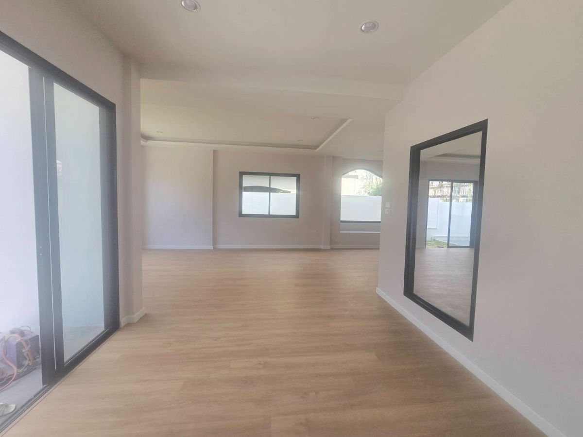 รูป บ้านเดี่ยวหลังใหญ่ พื้นที่กว้าง ตกแต่งรีโนเวทใหม่ หมู่บ้าน มัณฑนา-รามอินทรา คู้บอน 27 บางเขน พร้อมอยู่ - รูปที่ 9/37