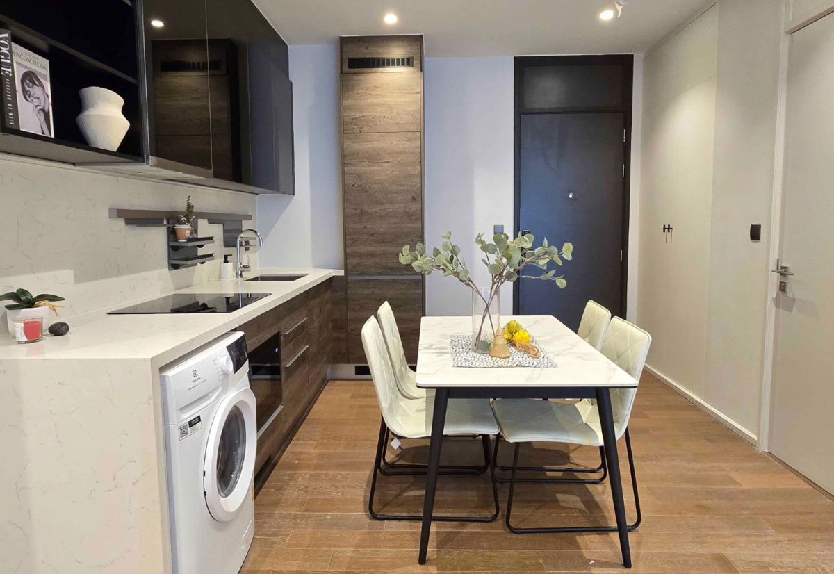 picture Muniq                   Langsuan  - 5/14