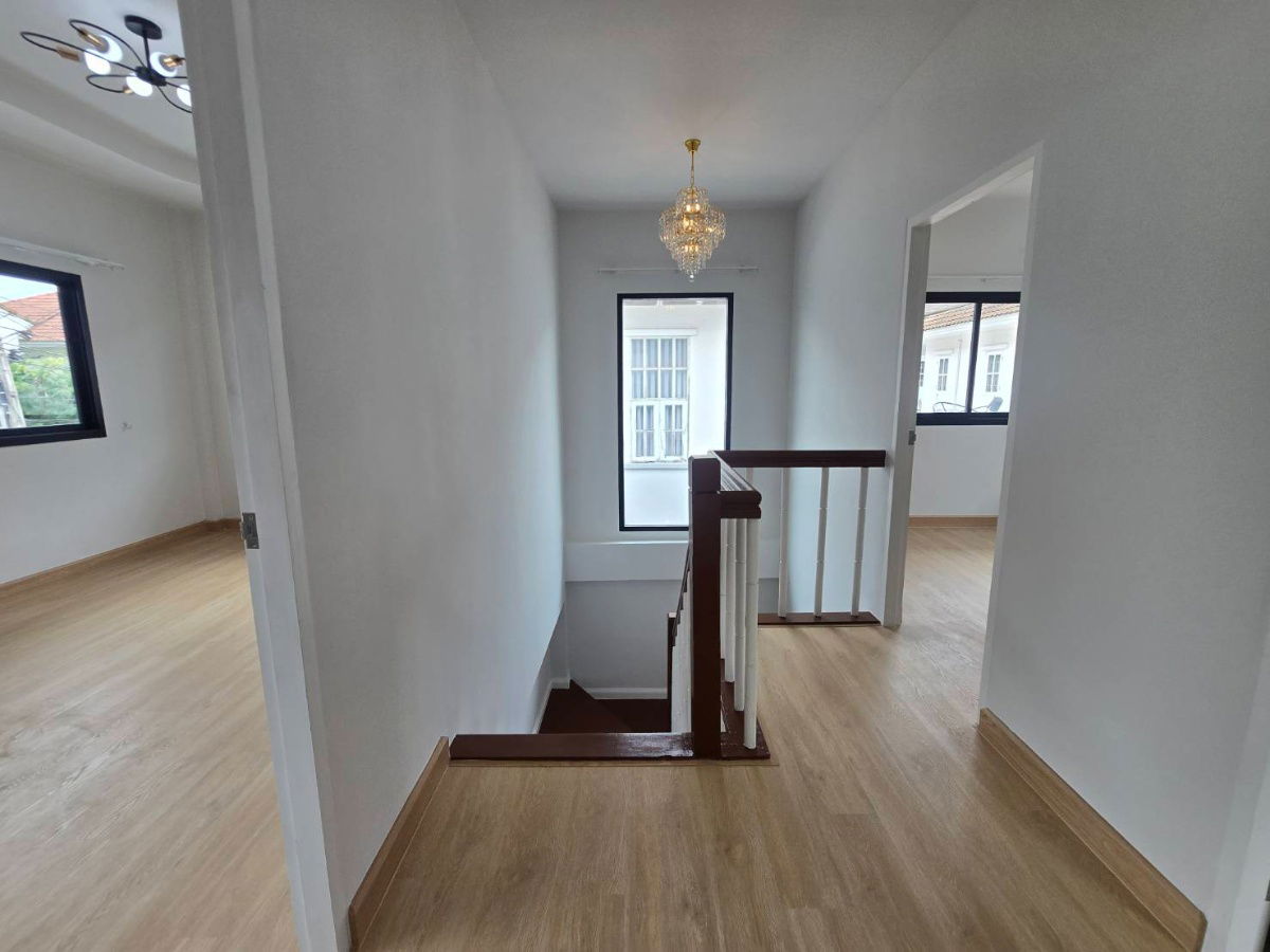 รูป บ้านแฝดเหมือนบ้านเดี่ยว กว้าง ราคาคุ้ม พร้อมเฟอร์นิเจอร์ หมู่บ้าน บุรีรมย์ เลียบคลองสอง23 ซอยอรพิม8 คลองสามวา - รูปที่ 29/44