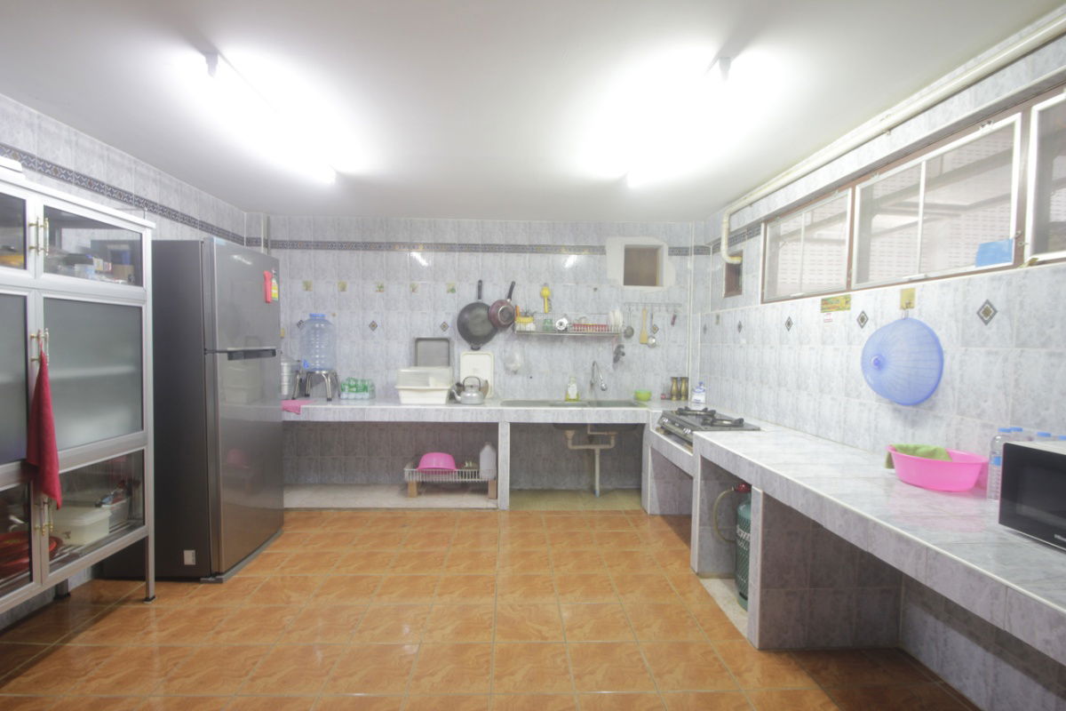 รูป ขายตึกแถว5คูหาพร้อมโกดัง 157 ตารางวา ถ.บางกรวย ไทรน้อย หน้าหมู่บ้านบัวทองแลนด์ ตกแต่งต่อเติมพร้อมใช้งาน 3ชั้นมีชั้นลอย ดาดฟ้า 1,443 ตารางเมตร  - รูปที่ 18/41