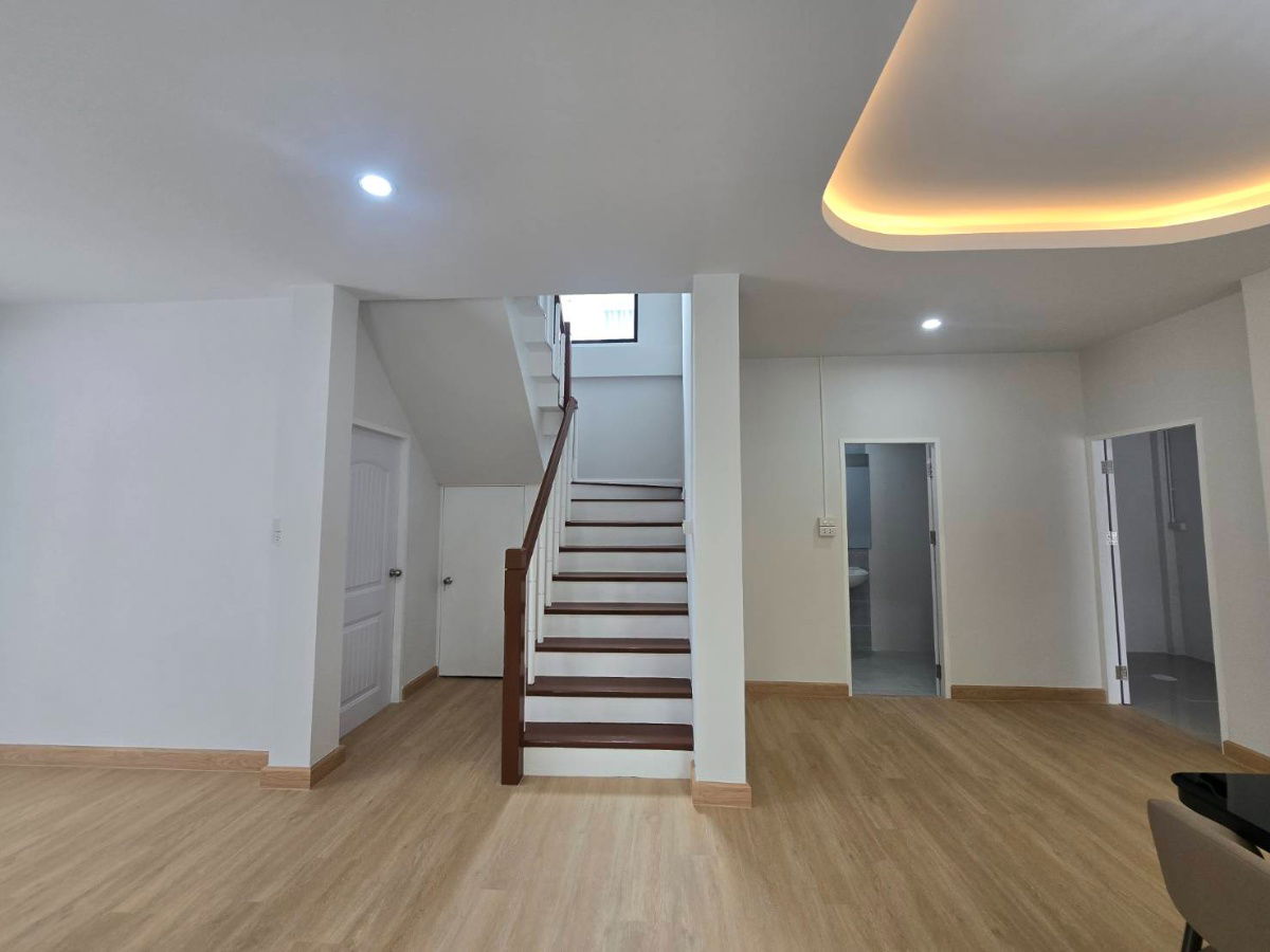 รูป บ้านแฝดเหมือนบ้านเดี่ยว กว้าง ราคาคุ้ม พร้อมเฟอร์นิเจอร์ หมู่บ้าน บุรีรมย์ เลียบคลองสอง23 ซอยอรพิม8 คลองสามวา - รูปที่ 23/44