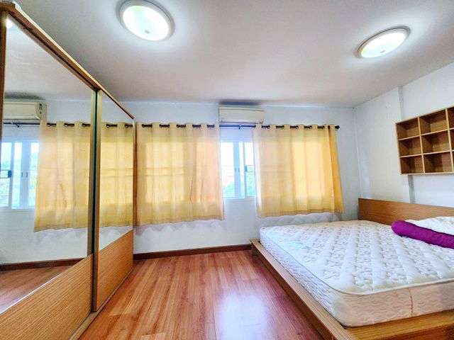 รูป คฤหาสน์แนวตั้ง ให้เช่าทาวน์โฮมหรู 3 ชั้นใกล้ ม.ธุรกิจบัณฑิตย์ 799ม.4นอน ทำเลสามัคคี-ประชาชื่น 26ตรว. 300ตรม. 3น้ำ พร้อมเฟอร์ครบชุด - รูปที่ 7/8