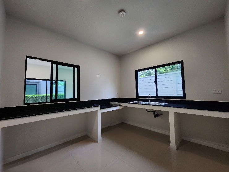 รูป บ้านเดี่ยวคุณภาพ 3ที่จอดรถ ติดถนนใหญ่ใกล้รถไฟฟ้่า - รูปที่ 4/10