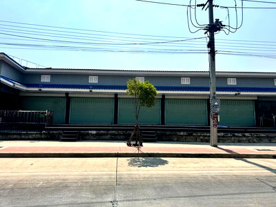 Retail spaces for rent Bangkok : MM6 Restaurant space for rent, 450 square meters, Phatthanakan-On Nut intersection