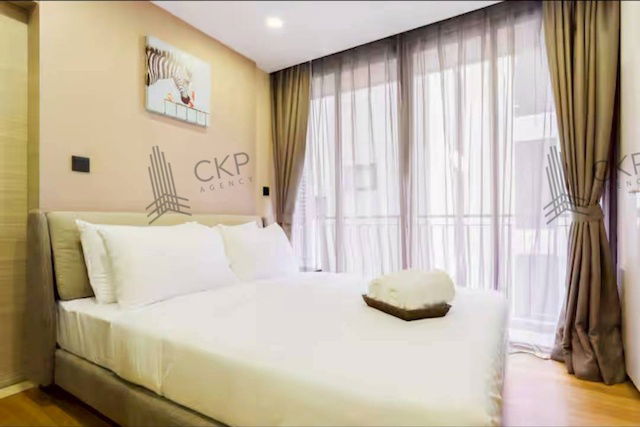 picture Condo Klass Langsuan, beautifully decorated in a minimalist style with bright tones, ready to move in, near BTS Chidlom, There are 2 rooms to choose. - 7/24