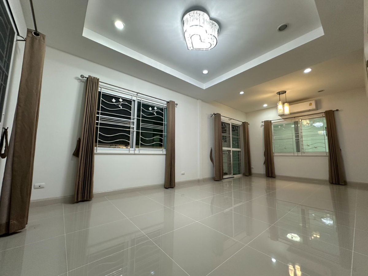 picture Cozy Twin House for Rent near MRT Tha It – Perfect for Families, Ready to Move In! - 3/10