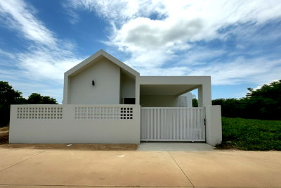 บ้านเดี่ยว ระยอง : ขายบ้านเดี่ยว สวยดีไซส์พิเศษ! 2 ห้องนอน 2 ห้องน้ำ