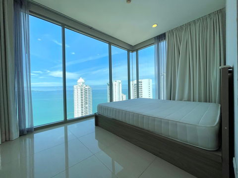 For rent The Riviera Wongmat Beach Direct SeaView corner room