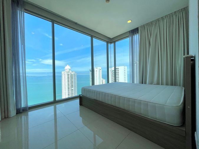 For rent The Riviera Wongmat Beach Direct SeaView corner room