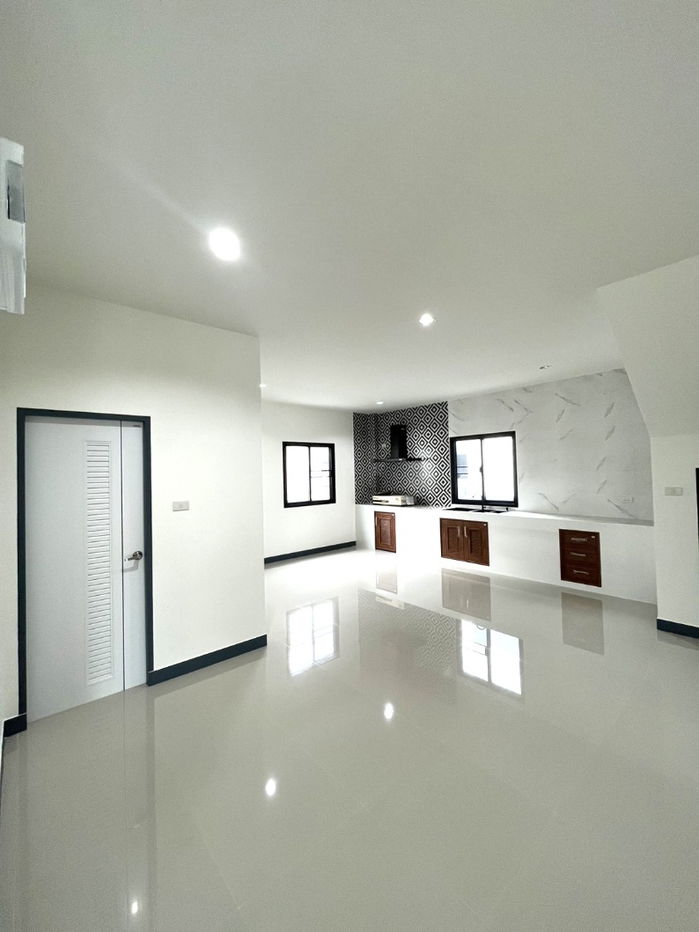 รูป ขาย บ้านเดี่ยวสองชั้น   4 ห้องนอน  4 ห้องน้ำ  1 ห้องครัว  2 ที่จอดรถ - รูปที่ 14/19