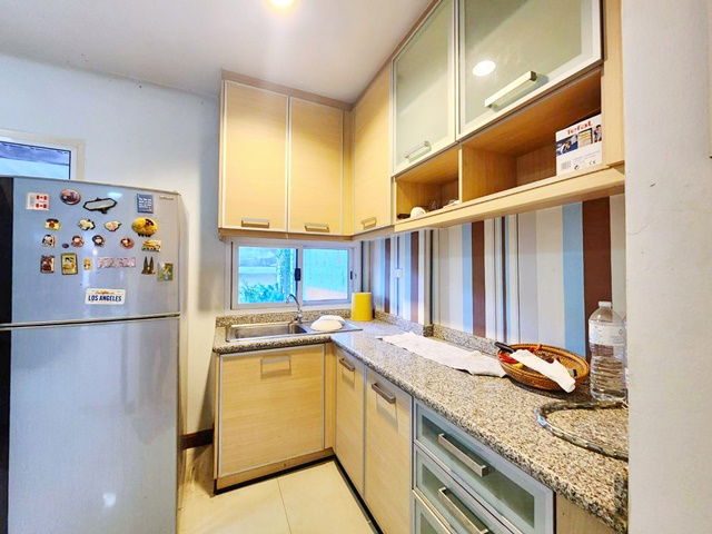 รูป คฤหาสน์แนวตั้ง ให้เช่าทาวน์โฮมหรู 3 ชั้นใกล้ ม.ธุรกิจบัณฑิตย์ 799ม.4นอน ทำเลสามัคคี-ประชาชื่น 26ตรว. 300ตรม. 3น้ำ พร้อมเฟอร์ครบชุด - รูปที่ 3/8