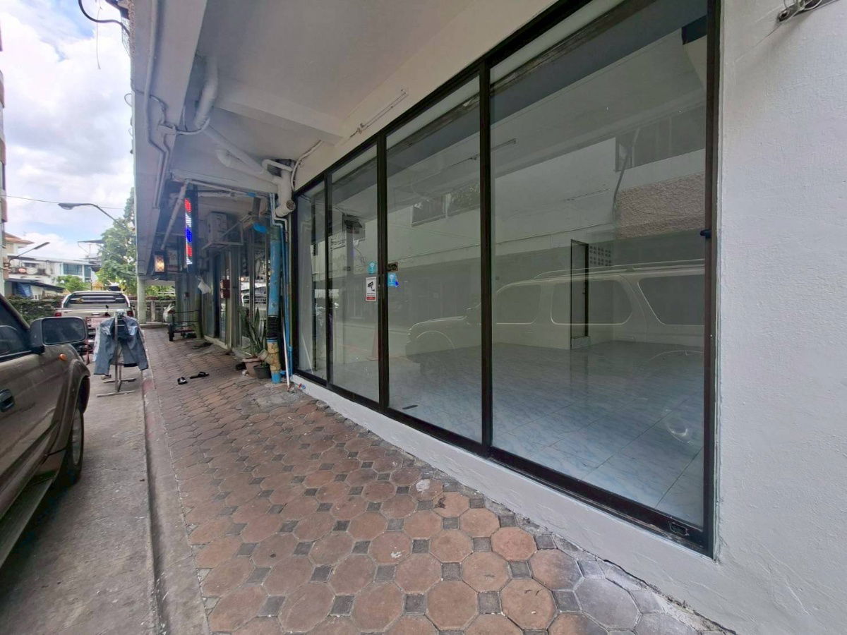 รูป ให้เช่าพื้นที่หัวมุม ซอยลาดพร้าว 121 ใกล้เดอะมอลล์บางกะปิ (N.1847) - รูปที่ 2/12