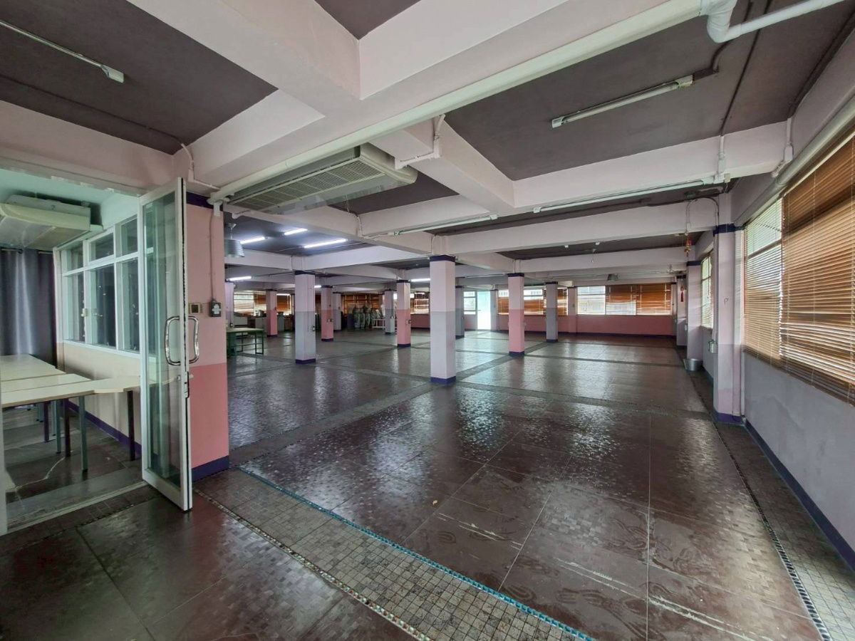 รูป ขายที่ดิน พร้อมสิ่งปลูกสร้าง 4 ชั้น + ชั้นลอย ติดถนนอ่อนนุช ใกล้ BTS ศรีนุช  - รูปที่ 12/27