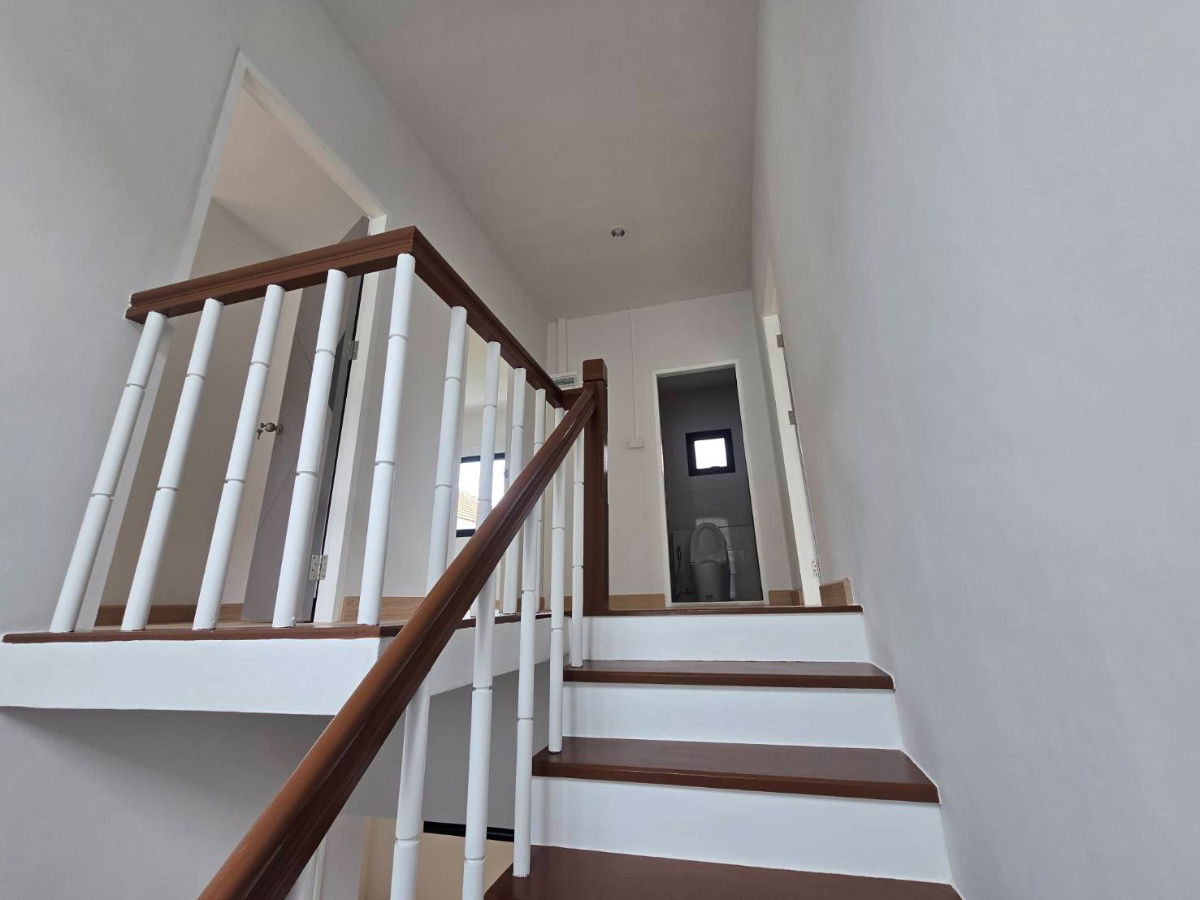 รูป บ้านแฝดเหมือนบ้านเดี่ยว กว้าง ราคาคุ้ม พร้อมเฟอร์นิเจอร์ หมู่บ้าน บุรีรมย์ เลียบคลองสอง23 ซอยอรพิม8 คลองสามวา - รูปที่ 24/44