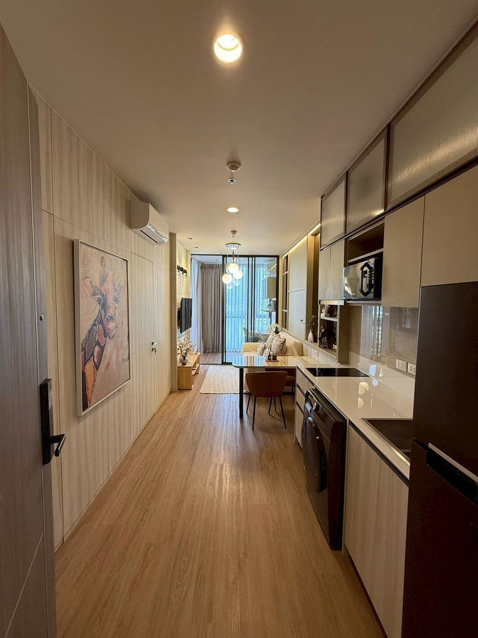 picture  The Issara               Sathorn - 2/18