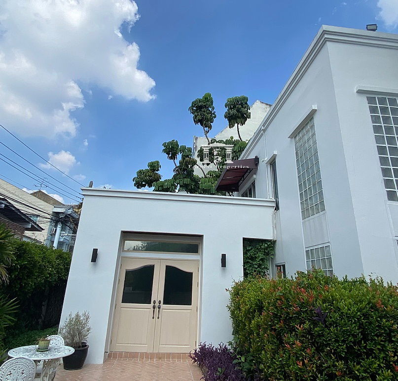 picture MASSIVE PRICE DROP! Stunning 3-Storey Detached House in Prime Phaholyothin Location – Near BTS Sena Nikhom!  - 2/5