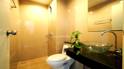 ขายคอนโด : 🛏️ 1 ห้องนอน - 🛁 1 ห้องน้ำ - 🏙️ Sea View - 🇹🇭 ชื่อไทย - 🏢 The Twin Tower Jomtien Pattaya - รหัส: ADG03