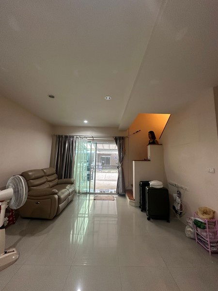 รูป 🔥 ให้เช่าทาวน์โฮม 3 ห้องนอน ใกล้รถไฟฟ้า หัวหมาก หมู่บ้าน THE METRO พระราม 9 🔥 - รูปที่ 4/15