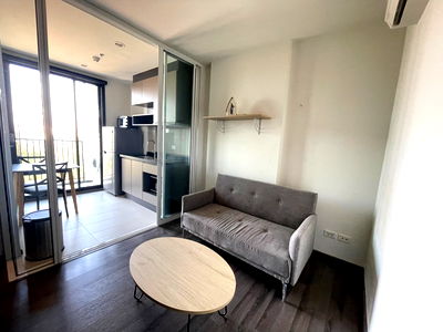 Condos for rent 5 Yaek Market Udon Thani : The Base Height Condo for rent.