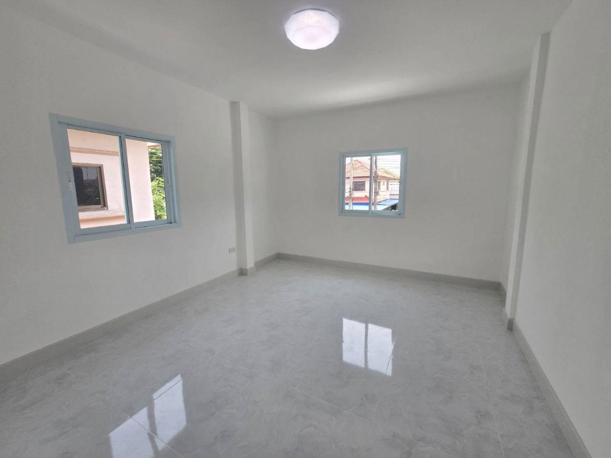 รูป บ้านเดี่ยว หลังใหญ่ รีโนเวทใหม่ หมู่บ้าน เคซีการ์เด้นโฮม15  ถนนนิมิตใหม่ ซอย40 คลองสามวา เนื้อที่กว้าง แถมเฟอร์นิเจอร์ พร้อมอยู่ - รูปที่ 31/40