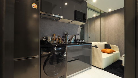 🛏️ 1 ห้องนอน - 🛁 1 ห้องน้ำ - 🏙️ Pool View - 🌏 ชื่อชาวต่างชาติ - 🏢 Zenith Condominium Pattaya - รหัส: ZNITH02