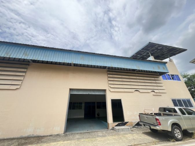 Factory for sale, suitable for both factory and warehouse use, located in Soi King Kaew 64, near Suvarnabhumi Airport, only 2.6 km.