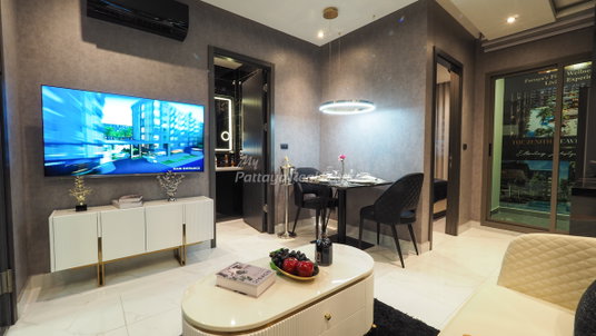 🛏️ 1 ห้องนอน - 🛁 1 ห้องน้ำ - 🏙️ Pool View - 🌏 ชื่อชาวต่างชาติ - 🏢 Zenith Condominium Pattaya - รหัส: ZNITH02