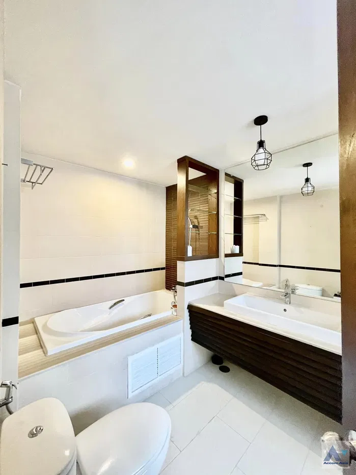รูป 🔼🔽 AccomA 📩 Sunlit family home with private garden and pool in Sukhumvit (AA24620) - รูปที่ 13/15
