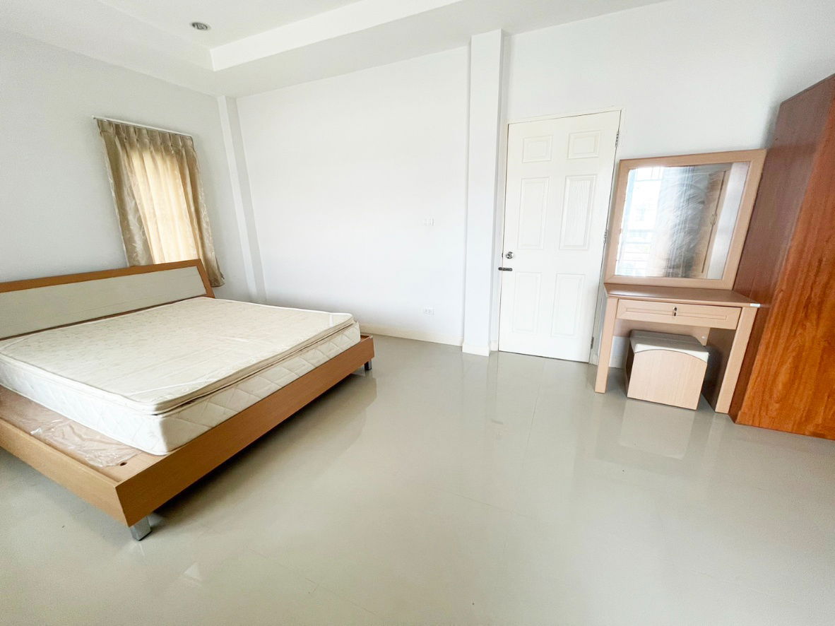 รูป ให้เช่าบ้านเดี่ยวสองชั้น  3 ห้องนอน 2 ห้องน้ำ 1ห้องรับแขก 1ห้องครัว   - รูปที่ 15/19