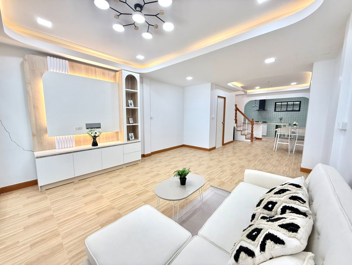 รูป ทาวน์เฮ้าส์ 2ชั้น รีโนเวทใหม่ ทำเลดี  หมู่บ้าน มนชญา1 ถนนสายไหม 21 แถมเฟอร์นิเจอร์ พร้อมอยู่ ใกล้รถไฟฟ้า สนามบิน - รูปที่ 5/23