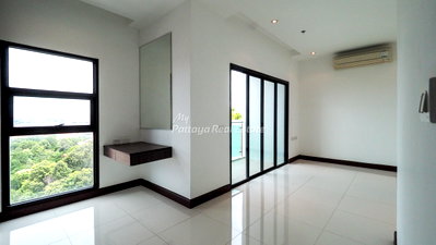 Condos for sale : 🛏️ 4 Bed - 🛁 4 Bath - 🏙️ Sea View - 🌏 FOREIGN name - 🏢 The Axis Pattaya - Ref: AXIS48