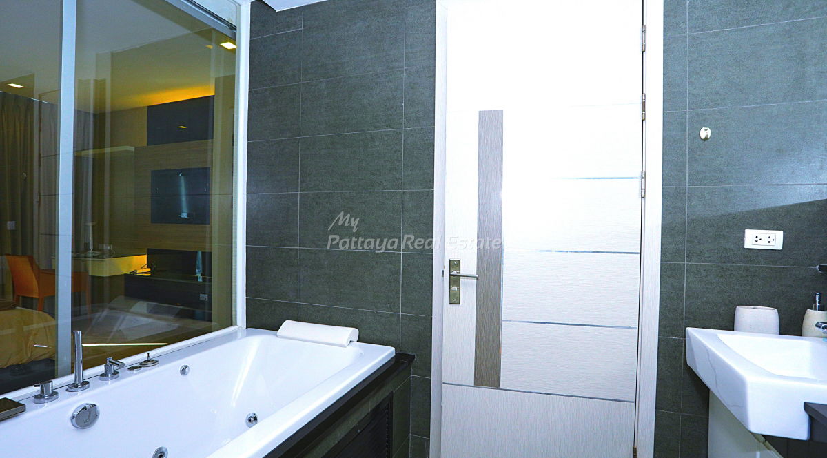 picture 🛏️ 3 Bed - 🛁 3 Bath - 🏙️ Pool Views - 🌏 FOREIGN name - 🏢 APUS Condominium Pattaya - Ref: APUS22 - 15/25