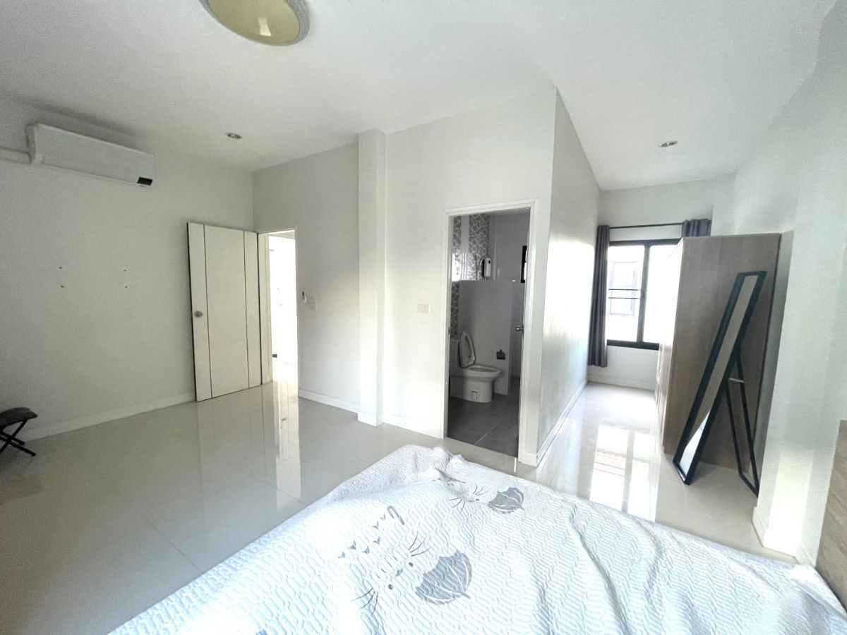 รูป ให้เช่าบ้านเดี่ยวสองชั้น  4 ห้องนอน 3 ห้องน้ำ 1  ห้องครัว  2  ที่จอดรถ - รูปที่ 12/24