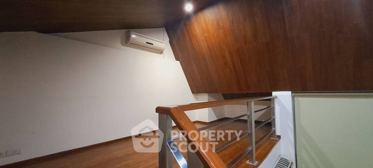 รูป ทาวน์เฮาท์ 4-ห้องนอน ที่ โลตัส พอยท์ เอกมัย ใกล้ BTS เอกมัย (ID 2342638) - รูปที่ 3/41