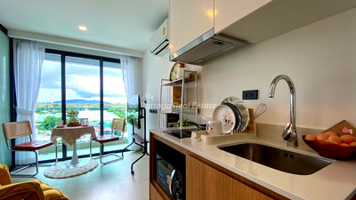 คอนโด หาดบางเสร่ : 🛏️ 1 ห้องนอน - 🛁 1 ห้องน้ำ - 🏙️ City Views - 🌏 ชื่อชาวต่างชาติ - 🏢 Breeze Beach Side Bang Saray - รหัส: BR2BS01