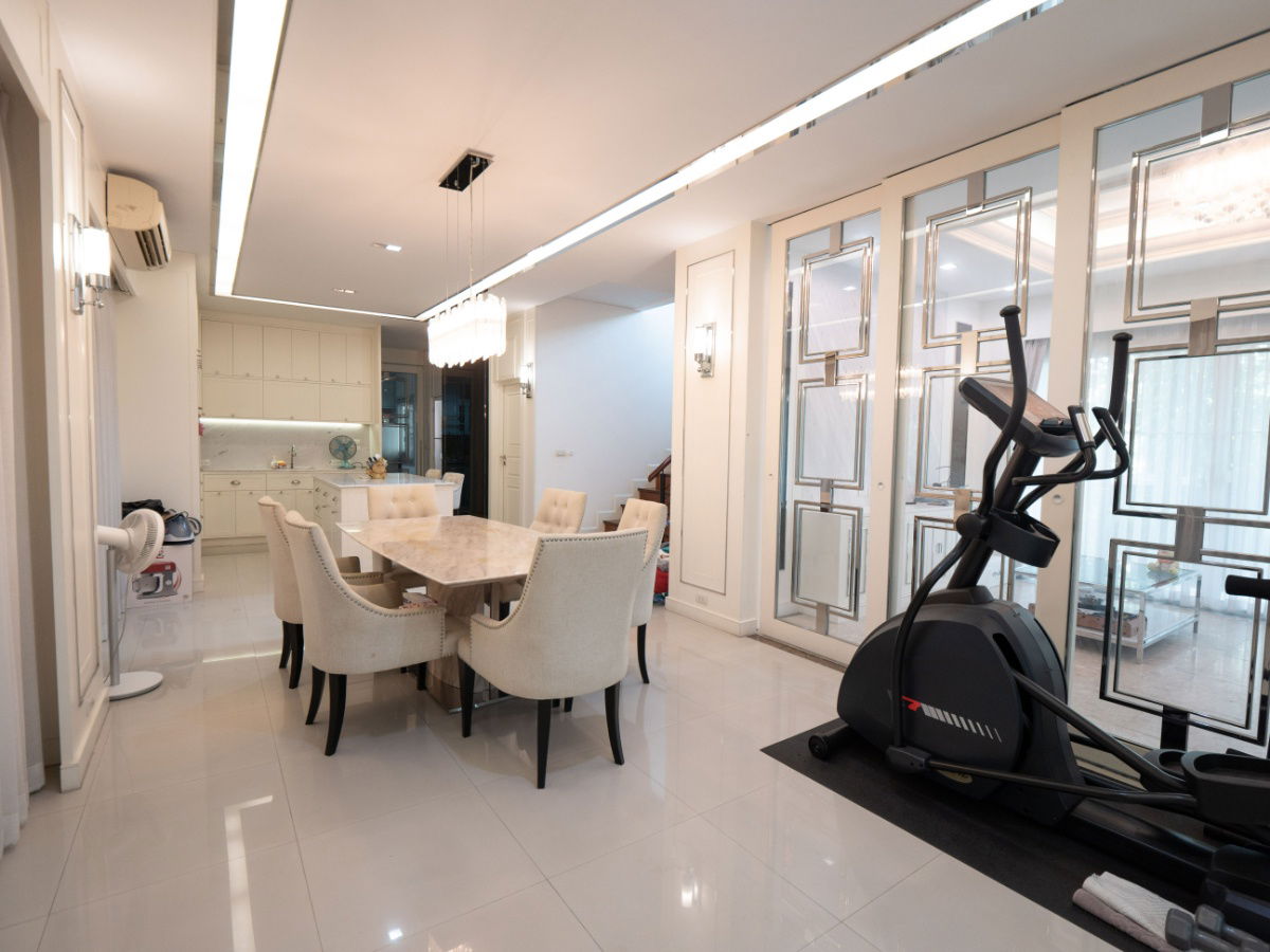 รูป ขายบ้าน หลังมุม ไซส์ใหญ่สุด 5 นอน 5 น้ำ 3 จอด บางกอกบูเลอวาร์ด สาธร ปิ่นเกล้า 1 บางกอกแอสเซท ขนาด 77 ตรว. พื้นที่ใช้สอย 350 ตรม. สภาพดีมาก - รูปที่ 4/72