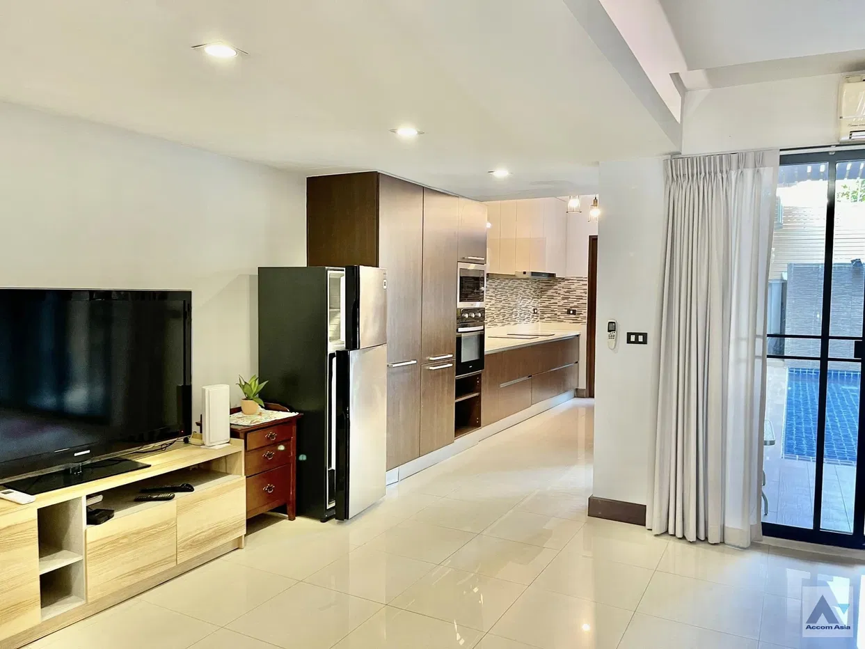 รูป 🔼🔽 AccomA 📩 Sunlit family home with private garden and pool in Sukhumvit (AA24620) - รูปที่ 3/15