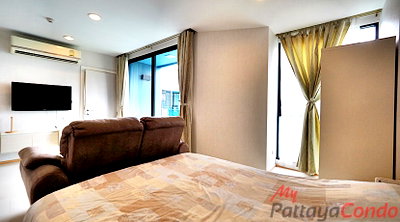 ขายคอนโด : 🛏️ Studio - 🛁 2 ห้องน้ำ - 🏙️ Pool View - 🇹🇭 ชื่อไทย - 🏢 Acqua Condominium Jomtien - รหัส: AQ15