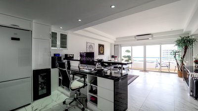 ขายคอนโด : 🛏️ 1 ห้องนอน - 🛁 1 ห้องน้ำ - 🏙️ Sea View - 🌏 ชื่อชาวต่างชาติ - 🏢 Peak Condominium Pattaya - รหัส: PEAKC04