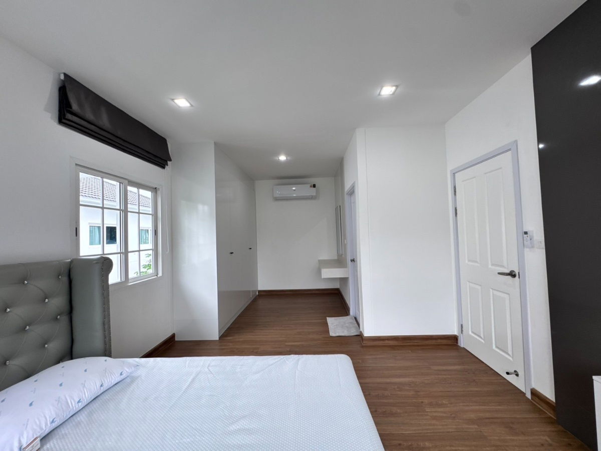 รูป ให้เช่าบ้านเดี่ยวสองชั้น  4 ห้องนอน 3 ห้องน้ำ 1 ห้องรับแขก1  ห้องครัว  2  ที่จอดรถ - รูปที่ 19/27