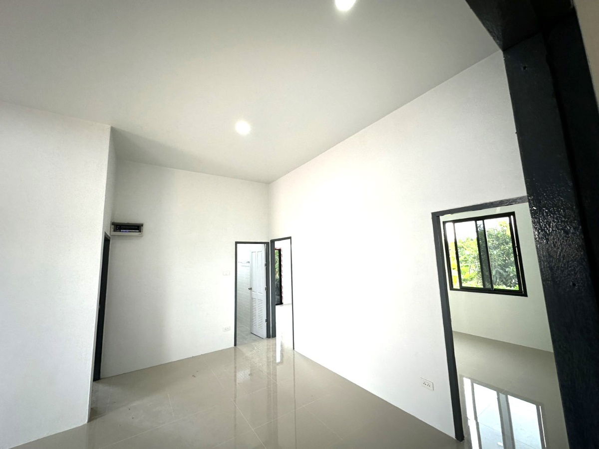 รูป ขายบ้านเดี่ยวชั้นเดียว  3 ห้องนอน  2 ห้องน้ำ  1 ห้องครัว  1 ที่จอดรถ - รูปที่ 3/11