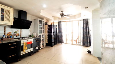 ขายคอนโด : 🛏️ 2 ห้องนอน - 🛁 1 ห้องน้ำ - 🏙️ City Views - 🌏 ชื่อชาวต่างชาติ - 🏢 Nirun Grand Ville Pattaya - รหัส: NR04