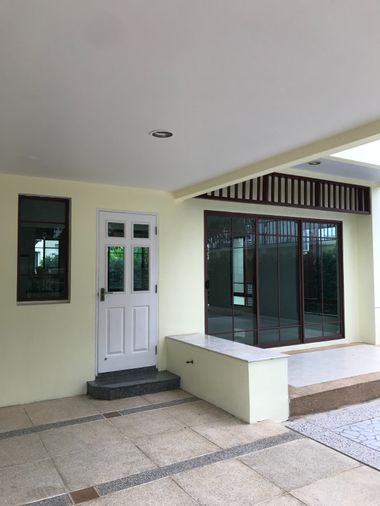 Office for Rent – 2 Floors in Soi Lat Pla Khao 14, Chorakhe Bua, Lat Phrao Located   2 floors   380 sq.m. : 101 sq.wah