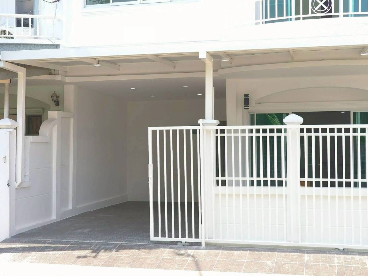 รูป  หมู่บ้านเสนาวิลล่า 9 (Sena Villa 9) บ้านหลังมุม ทำเลดี ตกแต่งรีโนเวทใหม่ ราคาถูก ใกล้รถไฟฟ้า คู้บอน27แยก60 ถ.กาญจนาภิเษก6/1 ท่าแร้ง บางเขน - รูปที่ 2/21