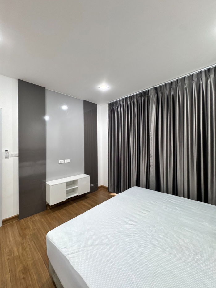 รูป ให้เช่าบ้านเดี่ยวสองชั้น  4 ห้องนอน 3 ห้องน้ำ 1 ห้องรับแขก1  ห้องครัว  2  ที่จอดรถ - รูปที่ 12/27