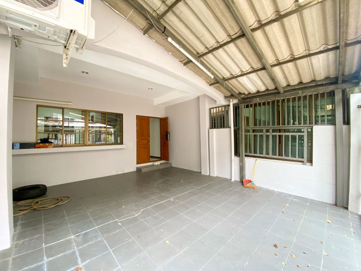 รูป 🔶 ขายทาวน์โฮม 3 ชั้น สุขุมวิท 52 — ใกล้ BTS อ่อนนุช เพียง 500 เมตร! - รูปที่ 4/16