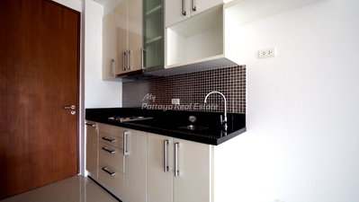 Condos for sale : 🛏️ Studio - 🛁 1 Bath - 🏙️ City View - 🇹🇭 COMPANY name - 🏢 Diamond Suites Resort Pattaya - Ref: DS08